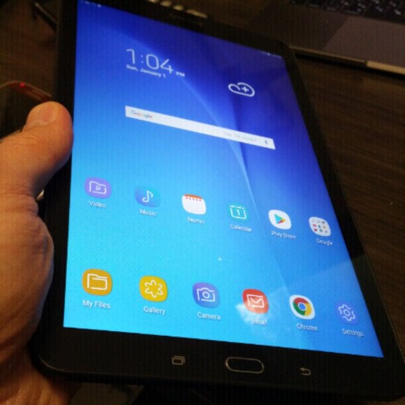 Samsung Galaxy TAB E  16GB,8"; WiFi+SIM Unlocked. Like new!!! - Picture 6 of 7